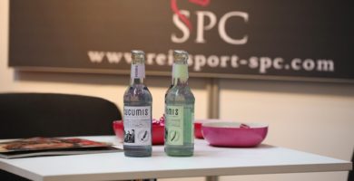 CUCUMIS Flaschen auf dem HansePferd-2018-Messestand von Reitsport SPC
